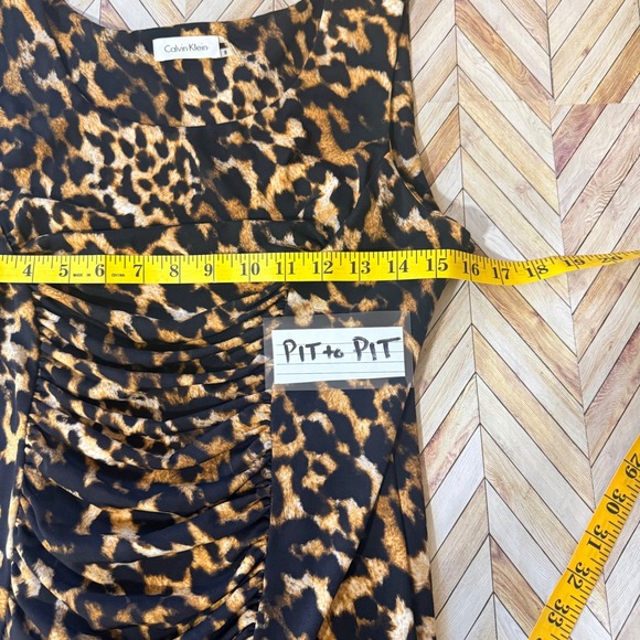 Calvin Klein Women's 8 Leopard Print Sheath Dress Sleeveless Ruched Mob Wife - Picture 8 of 10